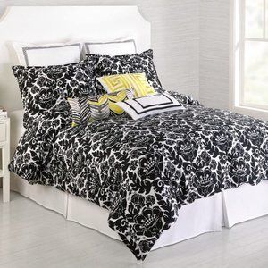 Louis Nui Queen Duvet Cover by Trina Turk